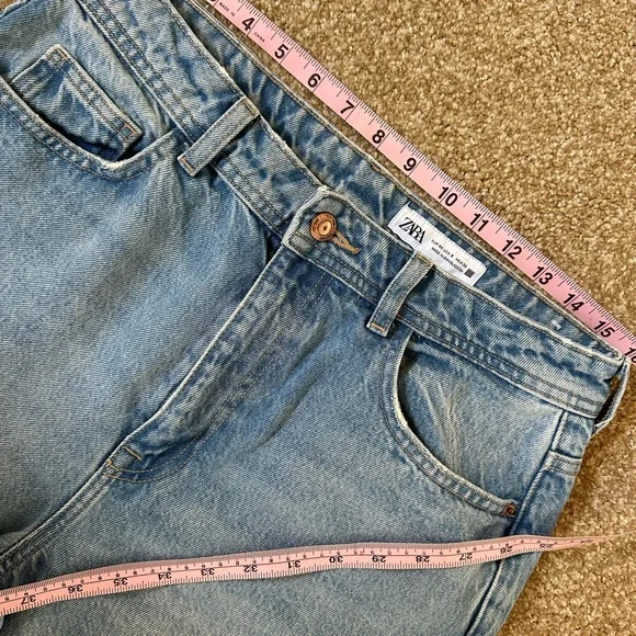 ZARA High-Waisted Mom Jeans Light Wash Denim - Picture 6 of 8